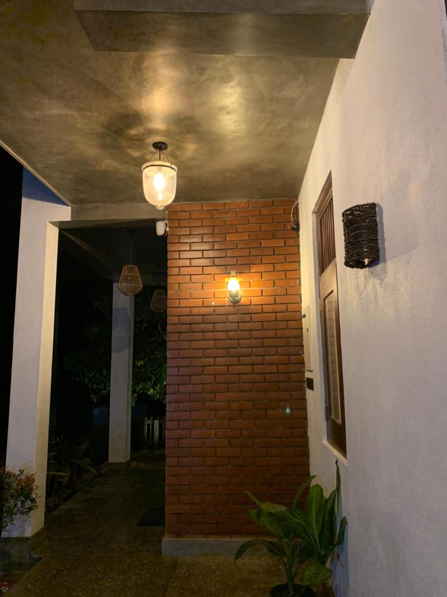 ディックウェラ Thaproo Bay Hiriketiya Bed & Breakfast エクステリア 写真